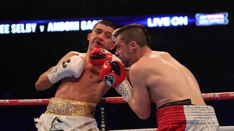 SELBY STOPS GAGO, EYES FRAMPTON / SANTA CRUZ &&nbsp;MARES