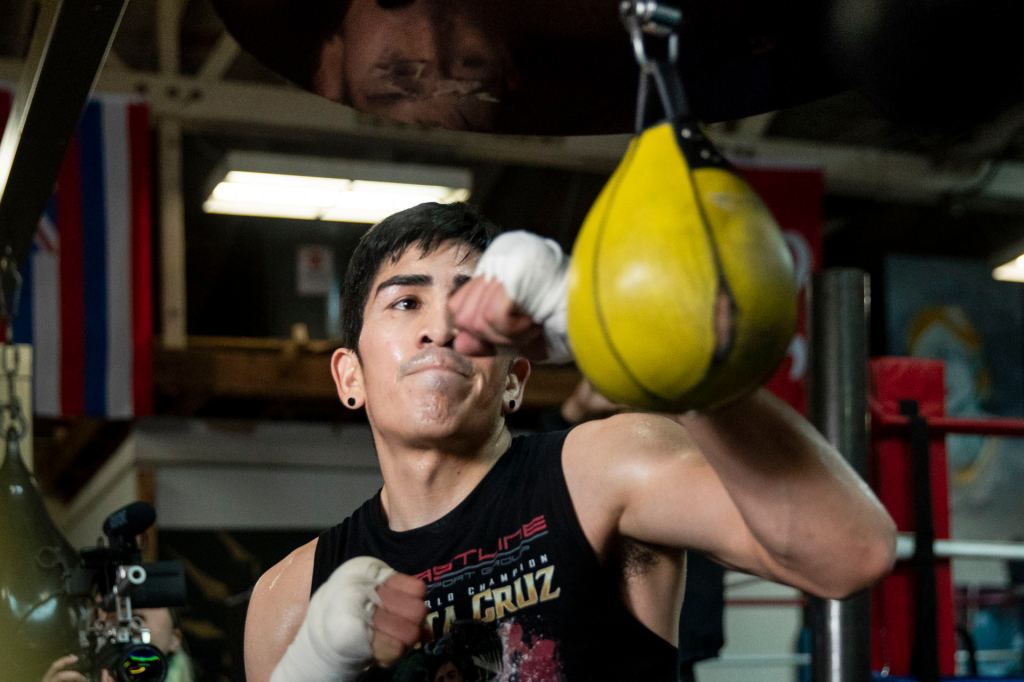 SANTA CRUZ DEFENDS TITLE AGAINST FLORES ON FEBRUARY&nbsp;16TH