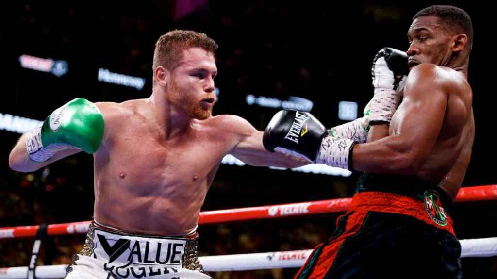 CANELO EDGES JACOBS TO UNIFY WBC/WBA/IBF MIDDLEWEIGHT&nbsp;TITLES