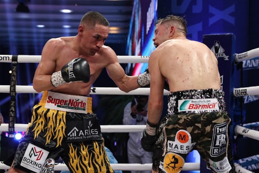 ESTRADA STOPS CUADRAS TO RETAIN CROWN, CHOCOLATITO & MARTINEZ ALSO SECURE WINS IN&nbsp;MEXICO!