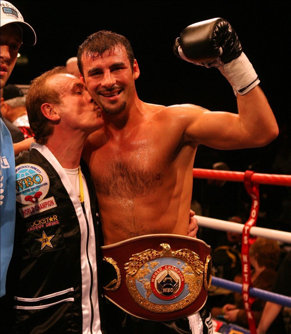 CALZAGHE BACKS WILLIAMS TO LAND WORLD&nbsp;TITLE
