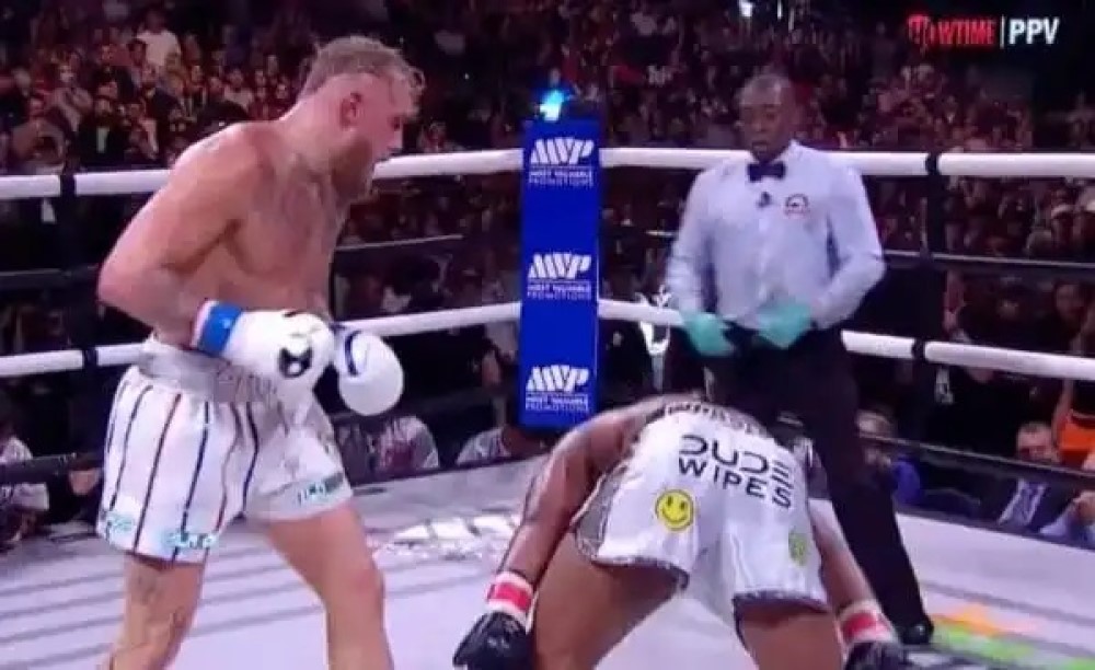 WEEKEND SHOTS | PAUL SENDS WOODLEY TO DREAMLAND, PARKER DECISIONS DELLBOY, BETERBIEV ANNIHILATES BROWNE PLUS&nbsp;MORE…..