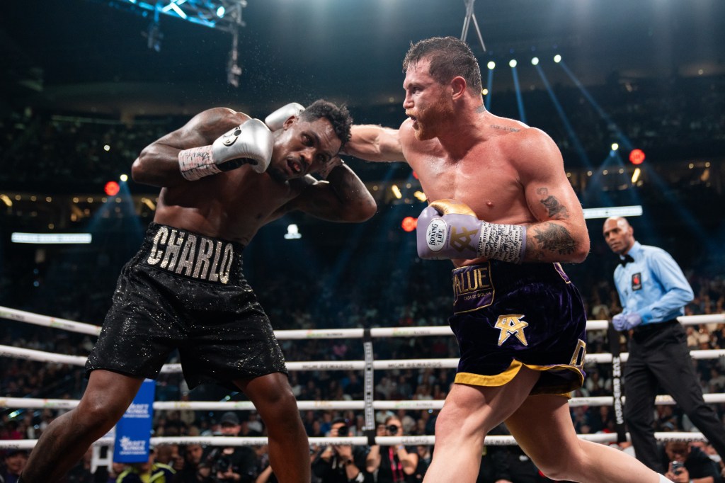 CANELO ALVAREZ RETAINS UNDISPUTED SUPER MIDDLEWEIGHT CROWN WITH DECISION OVER JERMELL&nbsp;CHARLO