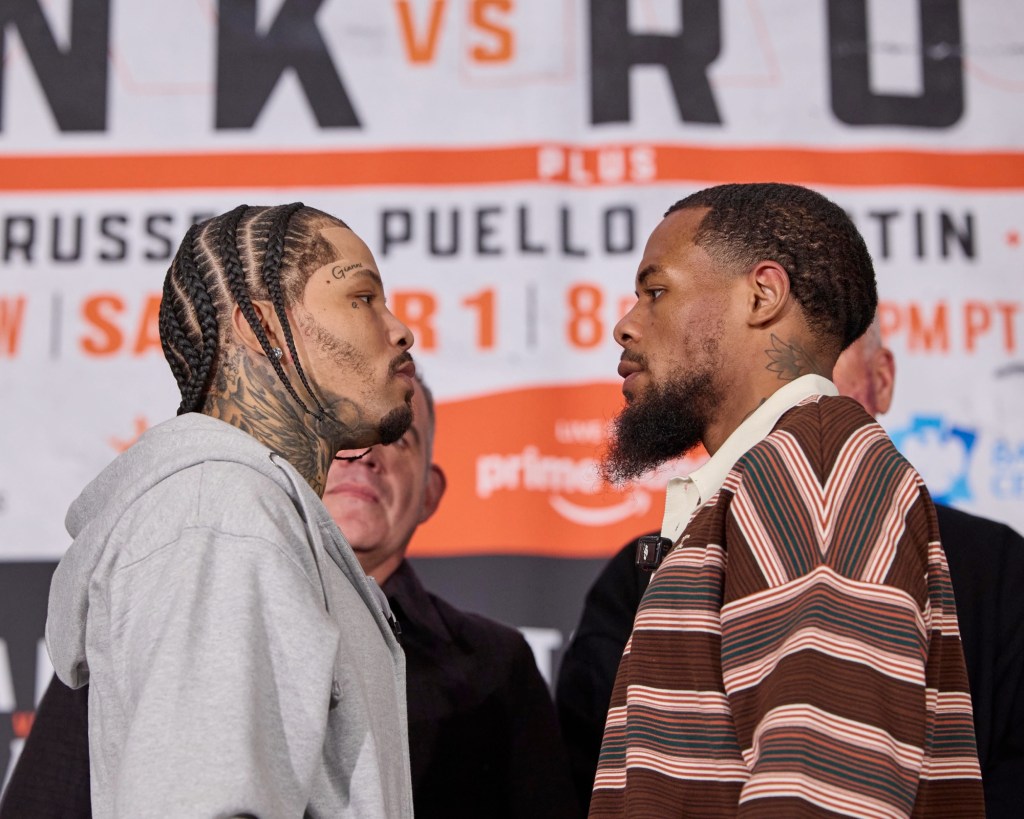 TANK DAVIS TAKES ON LAMONT ROACH JR. IN A BATTLE OF&nbsp;STREAKS